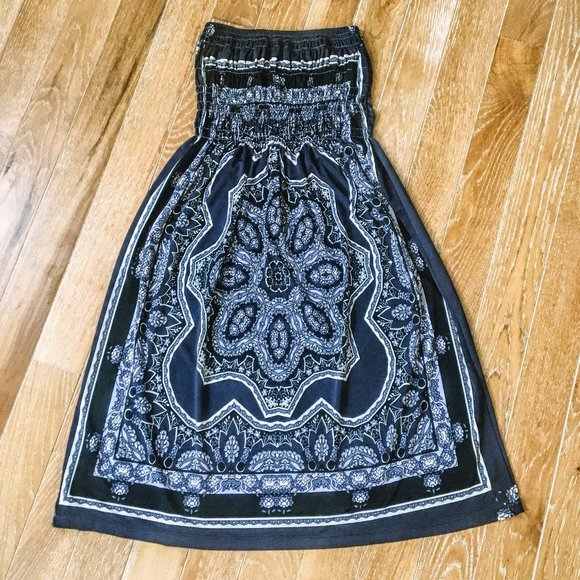 Dresses & Skirts - Strapless flowy bandana dress